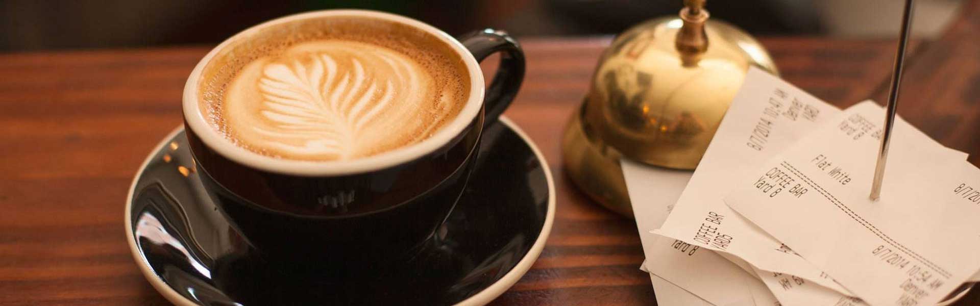 为了保证我们的客户能得到品质的咖啡，我们只从**上的咖啡产地进口咖啡。